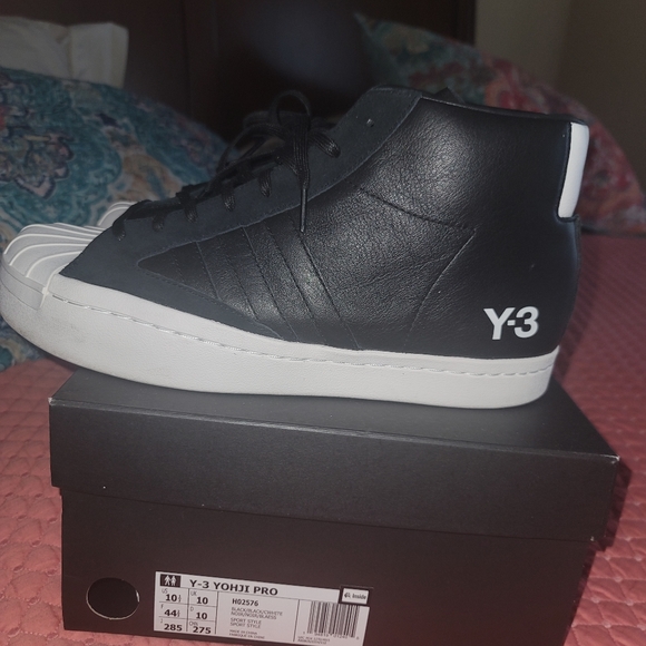 Men's Y-3 Sneakers - Picture 1 of 4